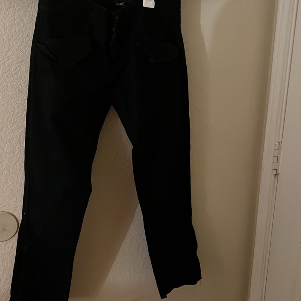 Guess Capris - Picture 3 of 4